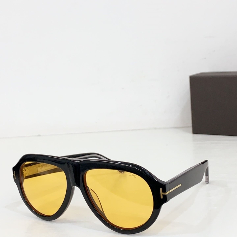 TOM FORD